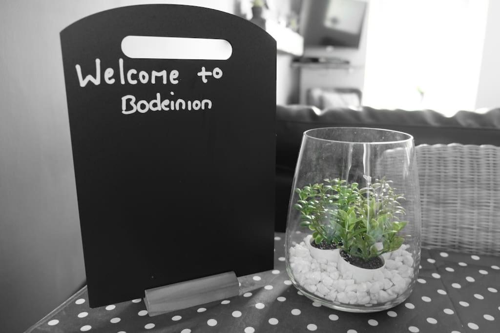 尼芬Bodeinion别墅 外观 照片